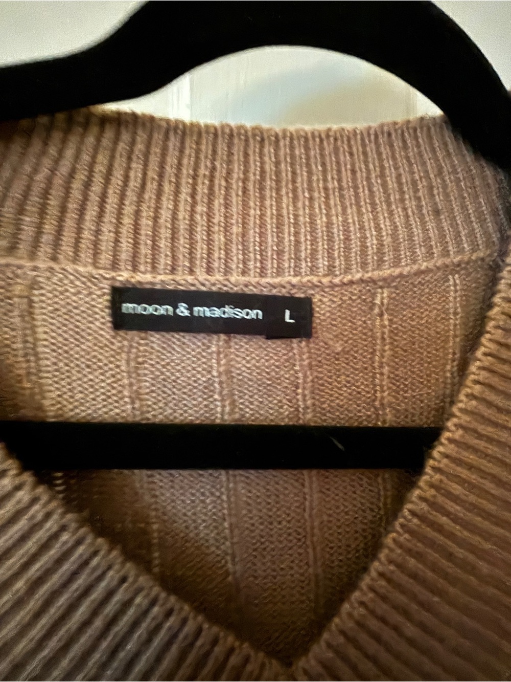 moon & madison Men's Chestnut Brown V-Neck Sweater